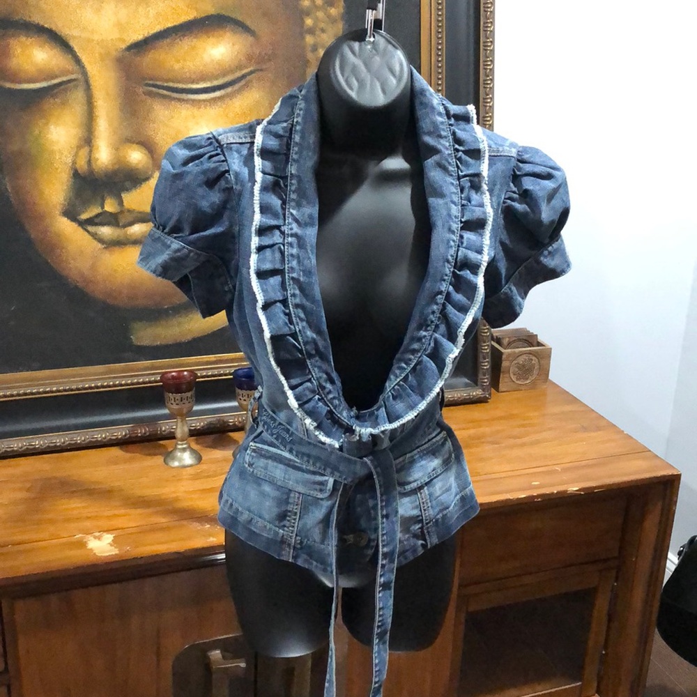 GUESS JEAN SHIRT w/RUFFLE COLLAR